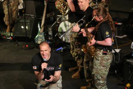 DVE UNIFORMI ENA PESEM 22 FOTO LJUBO VUKELIČ